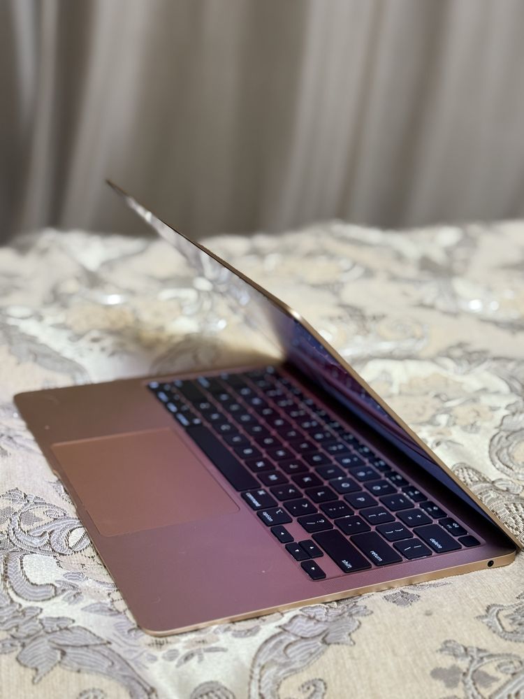Macbook air M1 ноутбук