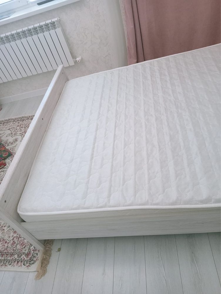 Продам кровать гарнитур