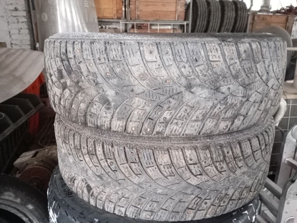 Продам два баллона шины на 17