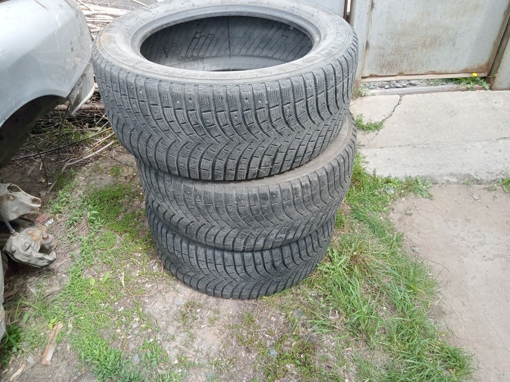 Резина зимняя 285/50R20