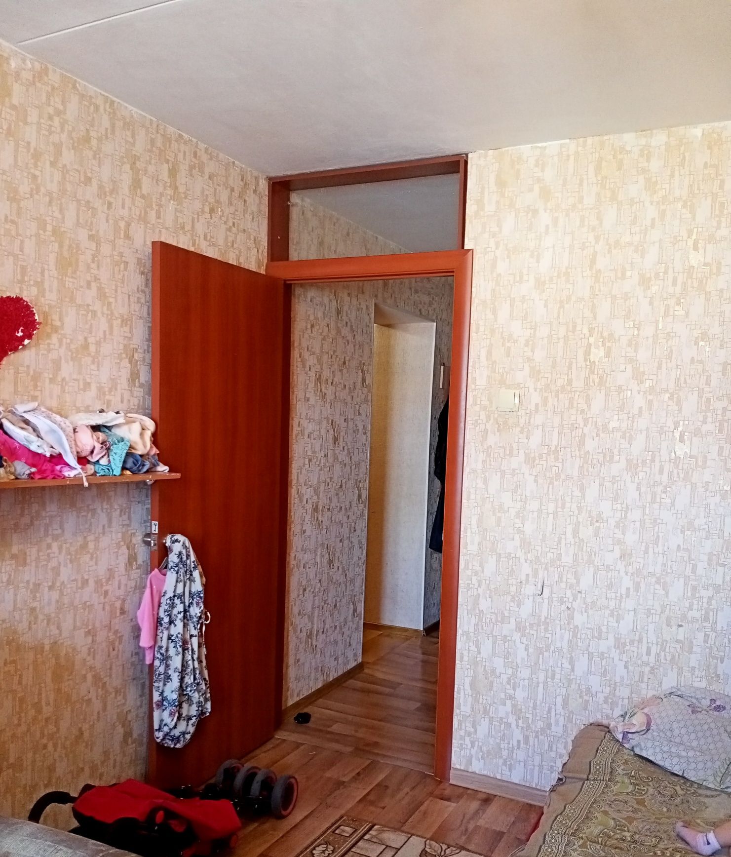 Продам или меняю 2 на 3 ком улутшеную кроме 1и последни эт и микроаион