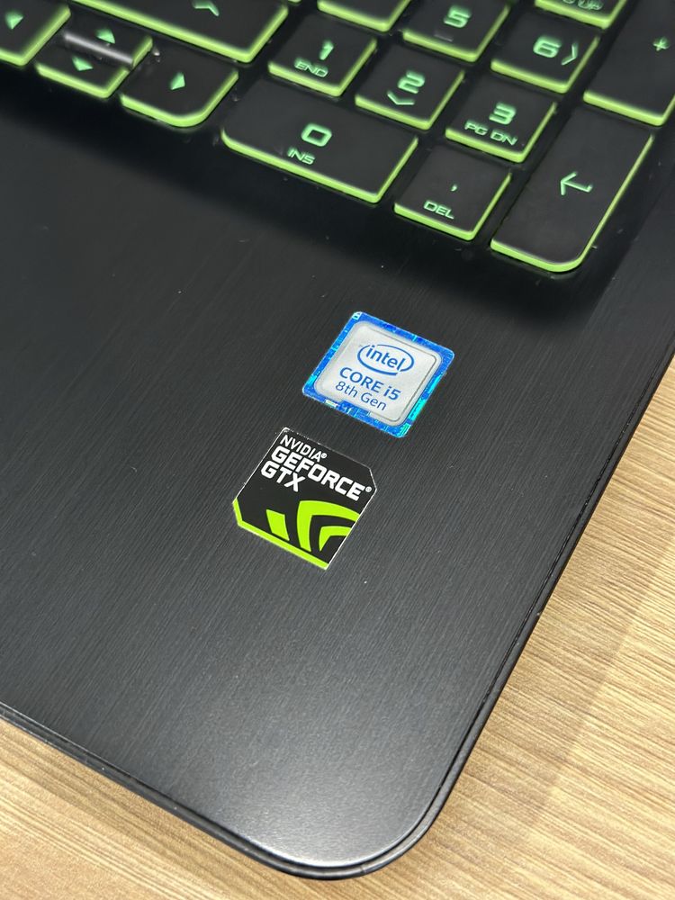 Ноутбук HP PAVILION Intel i5-8250u 1.6GHz Geforce gtx 1050 SSD 512gb