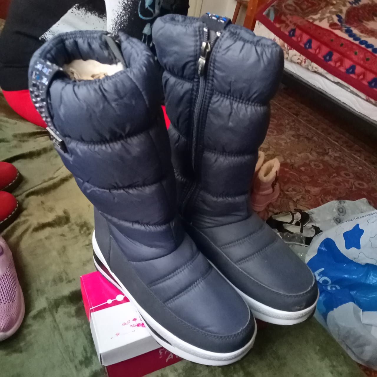 Продам зимнюю обувь