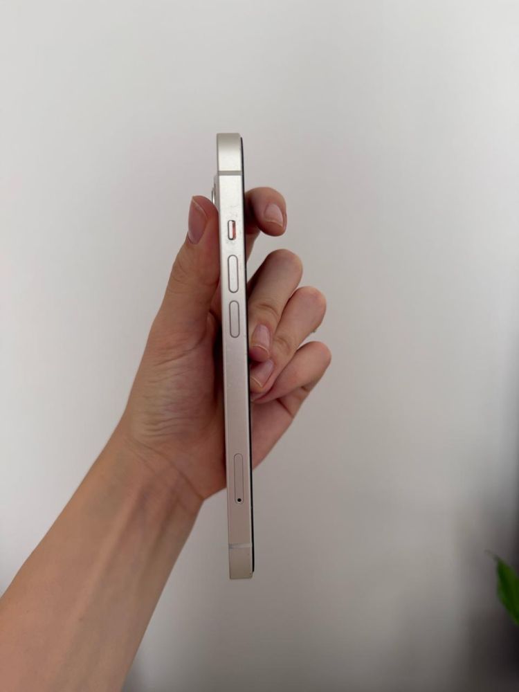Продам Iphone 13