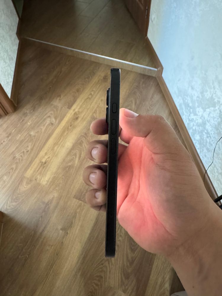 Продам iphone 16, 128g