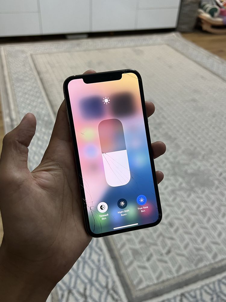 Телефон iPhone XS