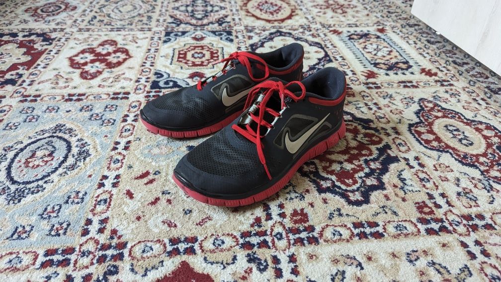 Кроссовки Nike 43 размера