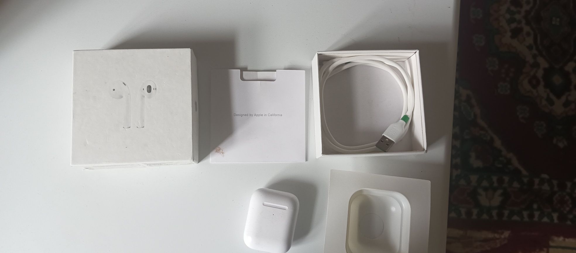 Прадам AirPods2 полни комплект