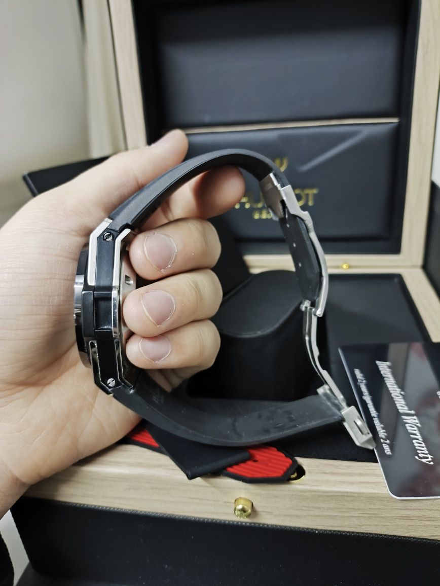 Продам часы Hublot big bang механические