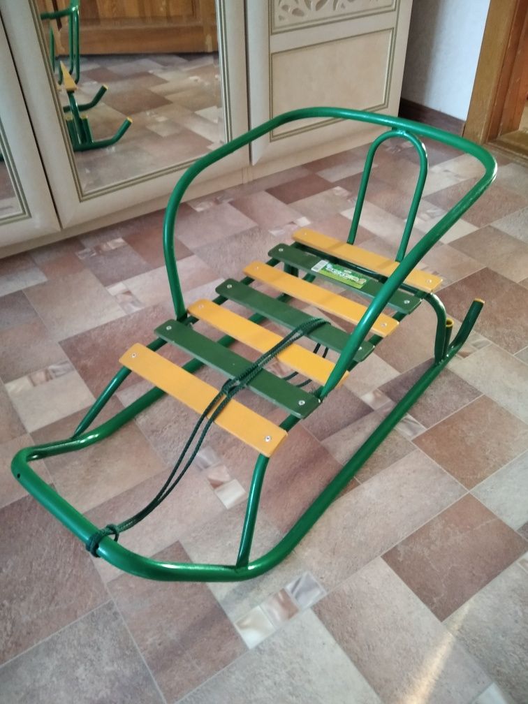 Продам срочно санки детские