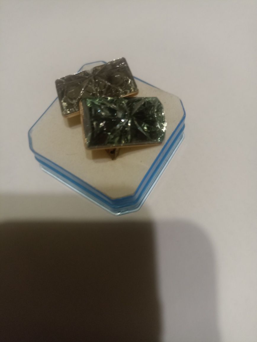 Продам запонки из горного хрусталя