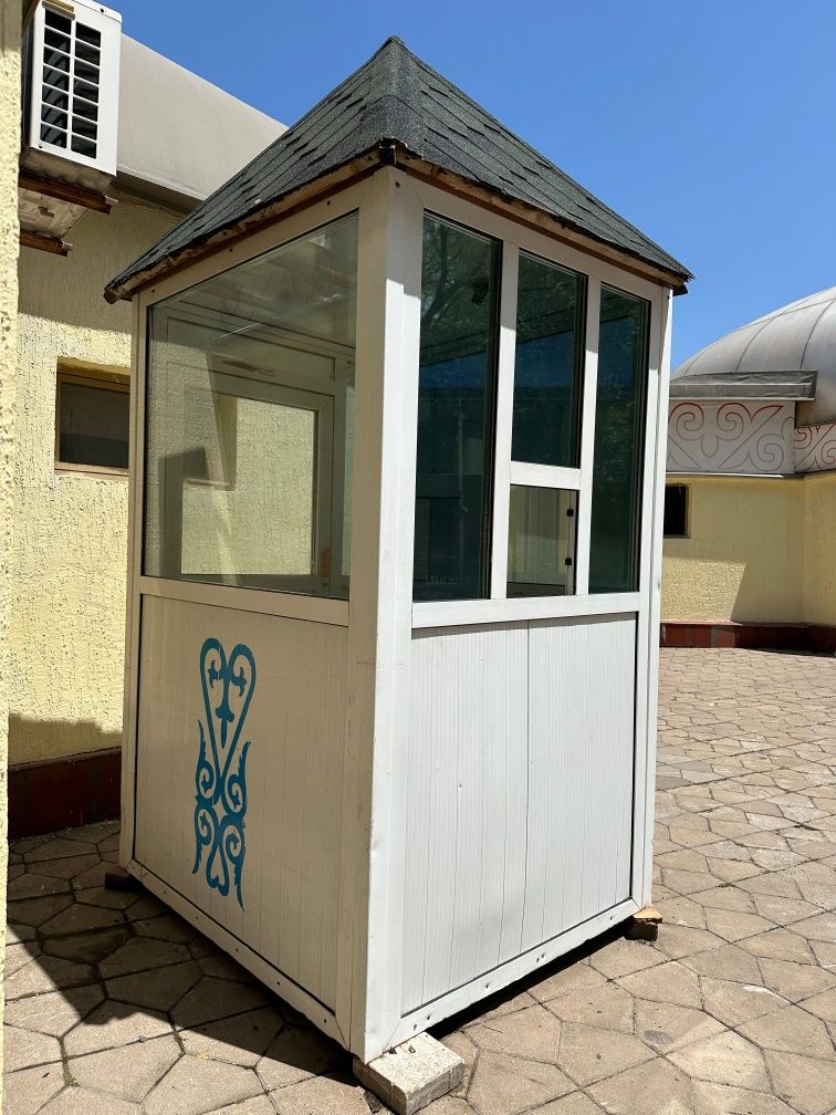 Продаётся охранная пластиковая будка