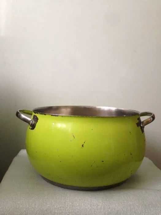 ОТДАМ ДАРОМ кастрюлю, СРЕДНЮЮ, 5л, 24×15×21см, из стали, Европа бу
