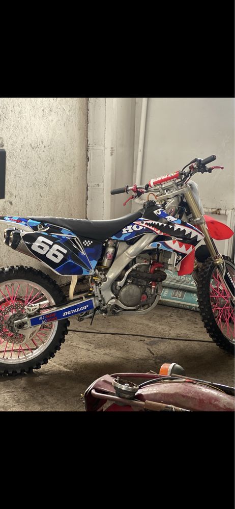 Мотоцикл honda crf250r