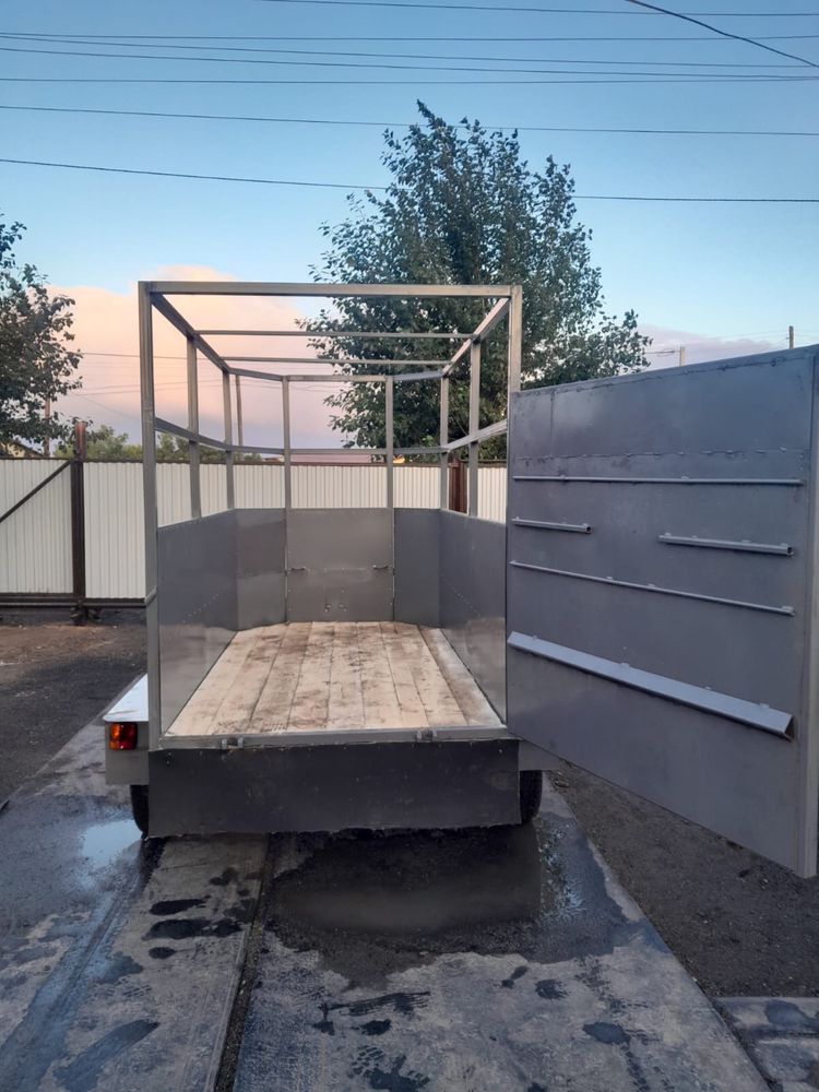 Прицеп скотовозка