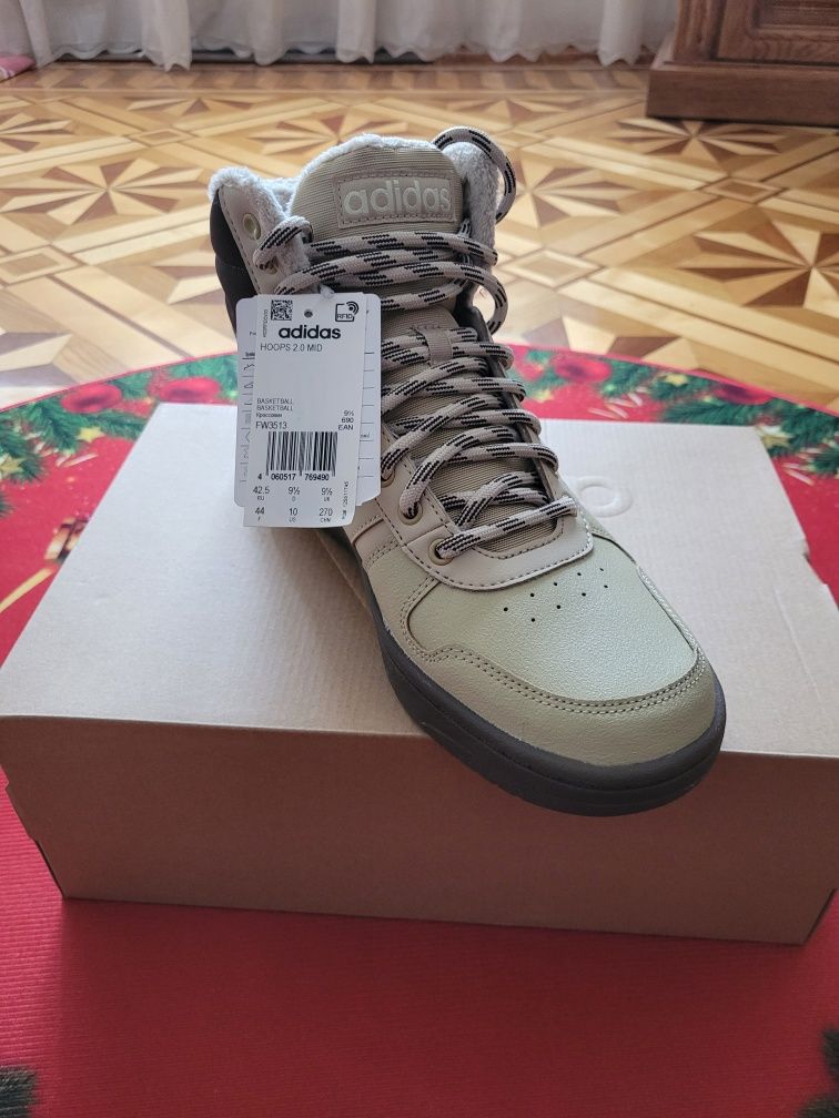 Продам кроссовки мужские Adidas