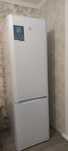 Продам холодильник Indesit 180 см. Торг