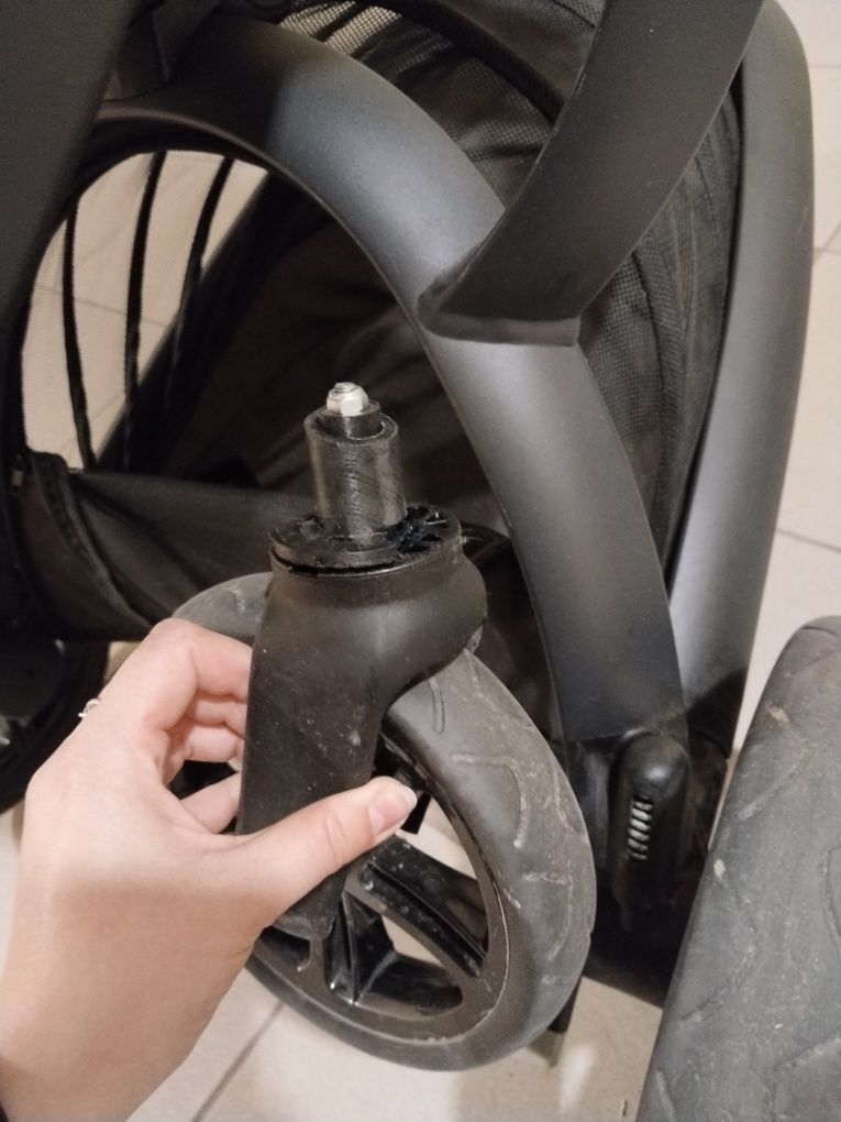 Коляска и автокресло фирмы Skillmax