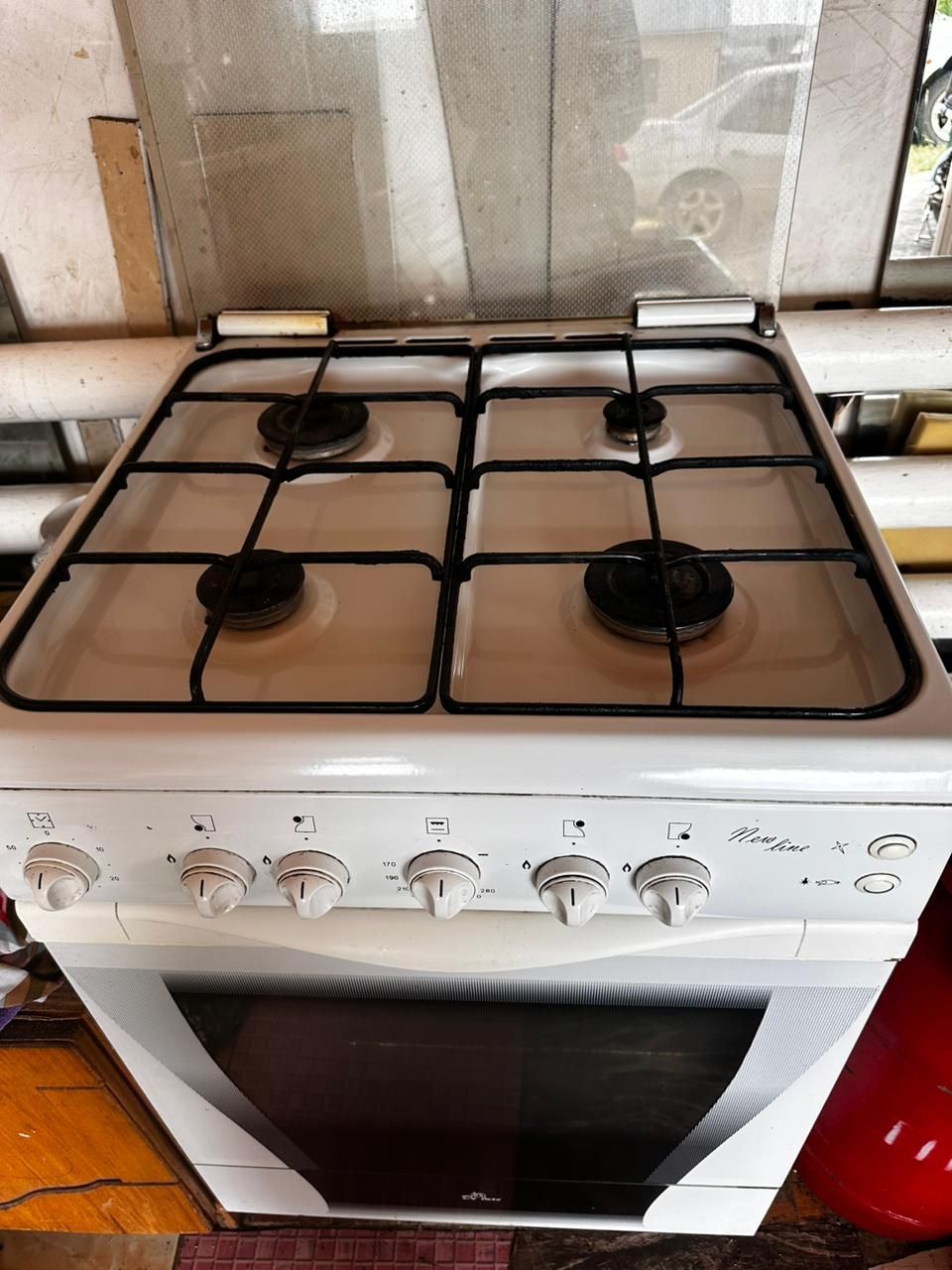 Продам газовую плиту