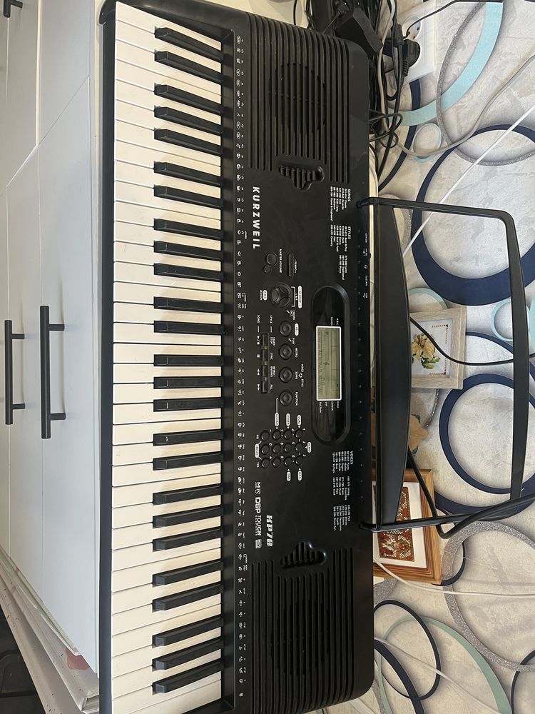 Синтезатор KURZWEIL KP70 черный