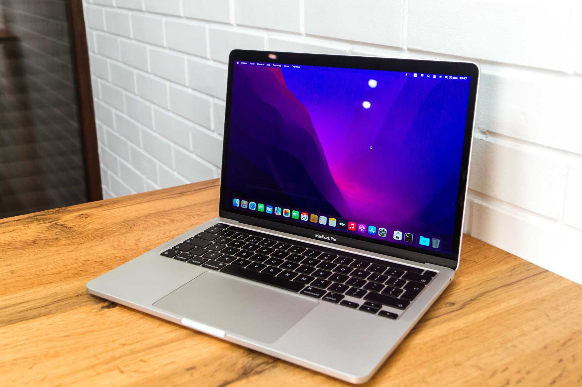 Macbook Pro 13| M1| 8/256ГБ|Гарантия | Магазин Red Geek
