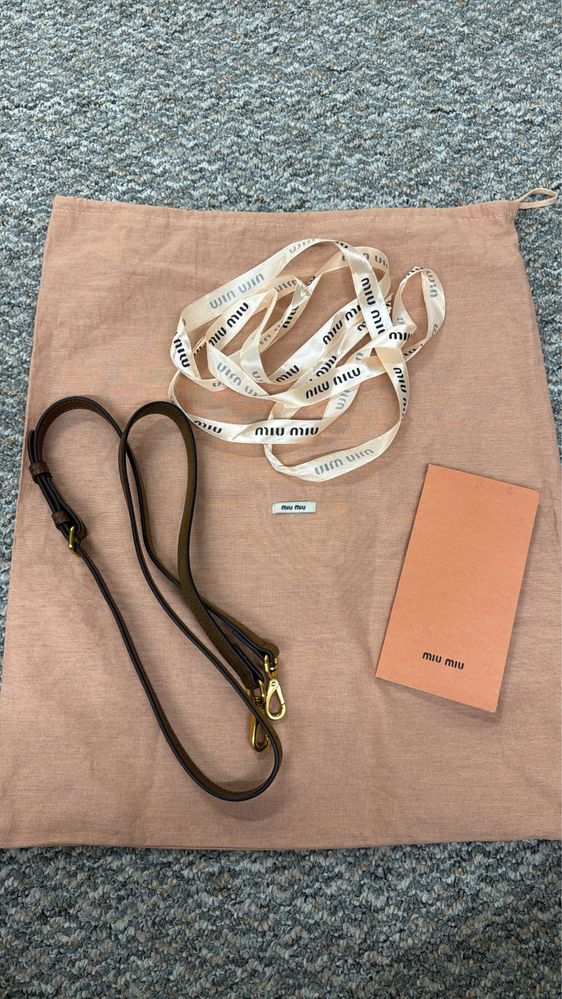 Замшевая сумка Miu Miu
