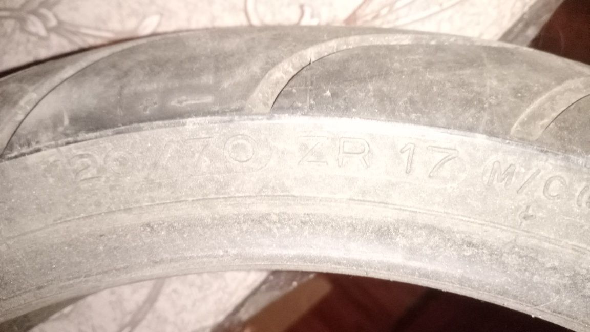 Продам мотошины r17/180/55.