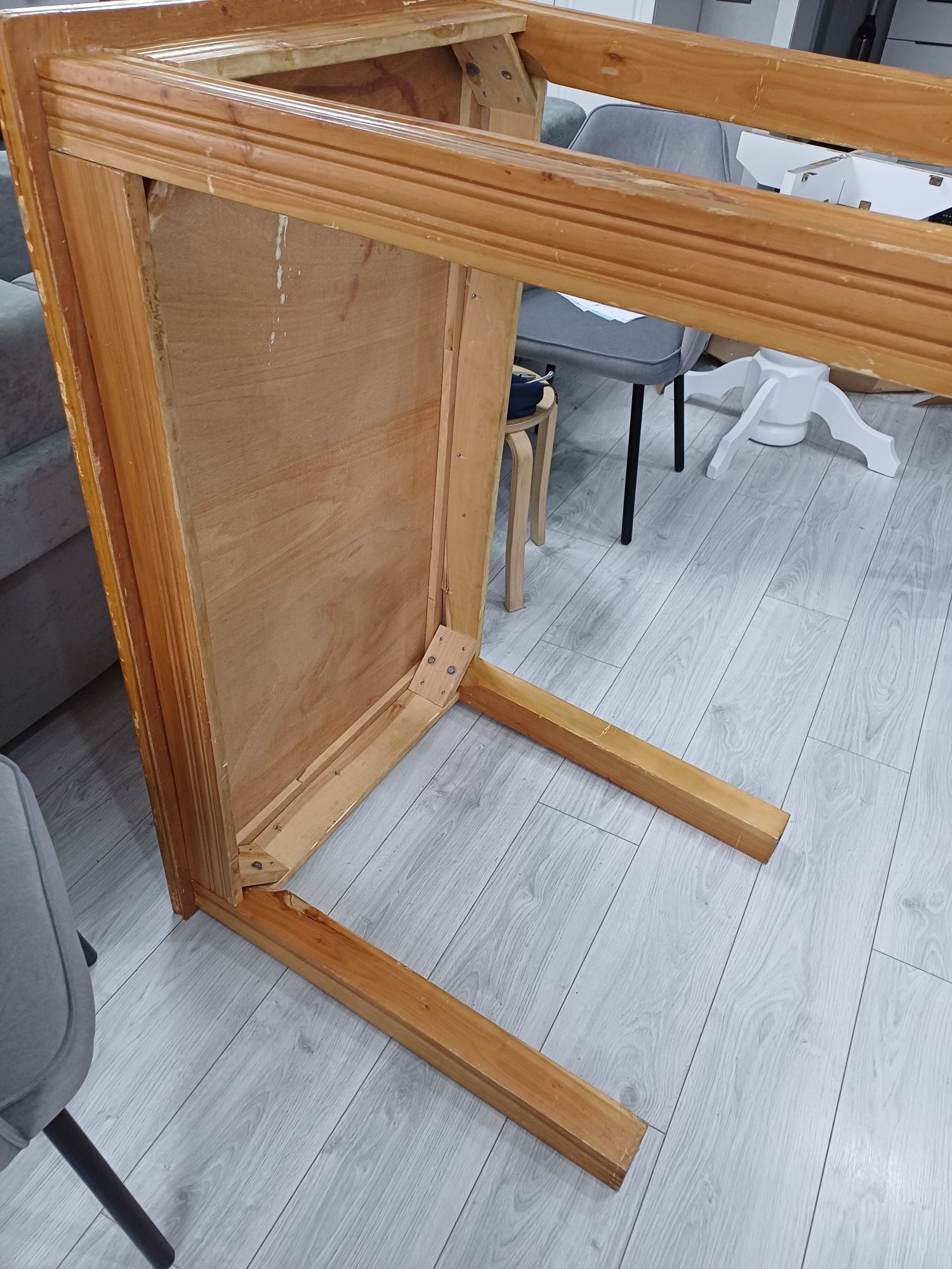 Продам стол кухонный
