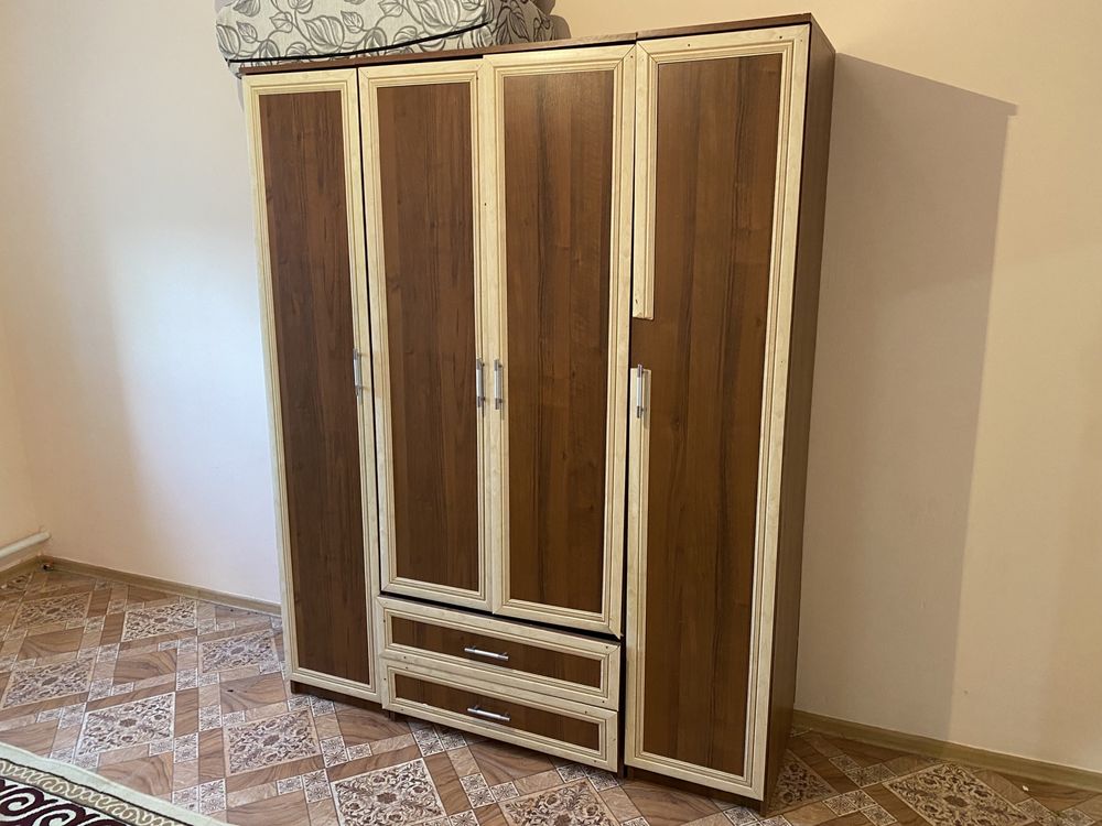 Шкаф срочно продается