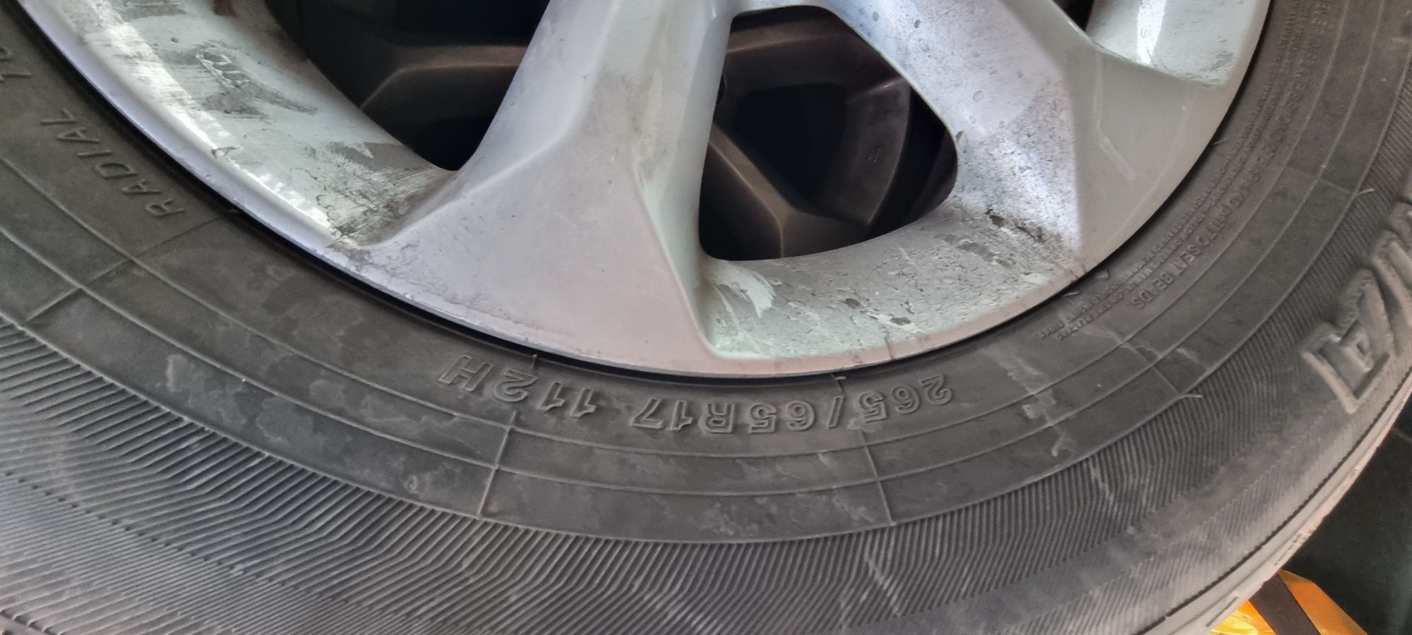 Продам резину YOKOHAMA G056 265/65 R17