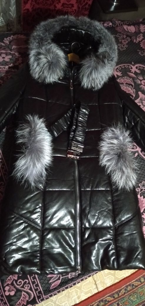 Продам женскую куртку ЭКО кожа
