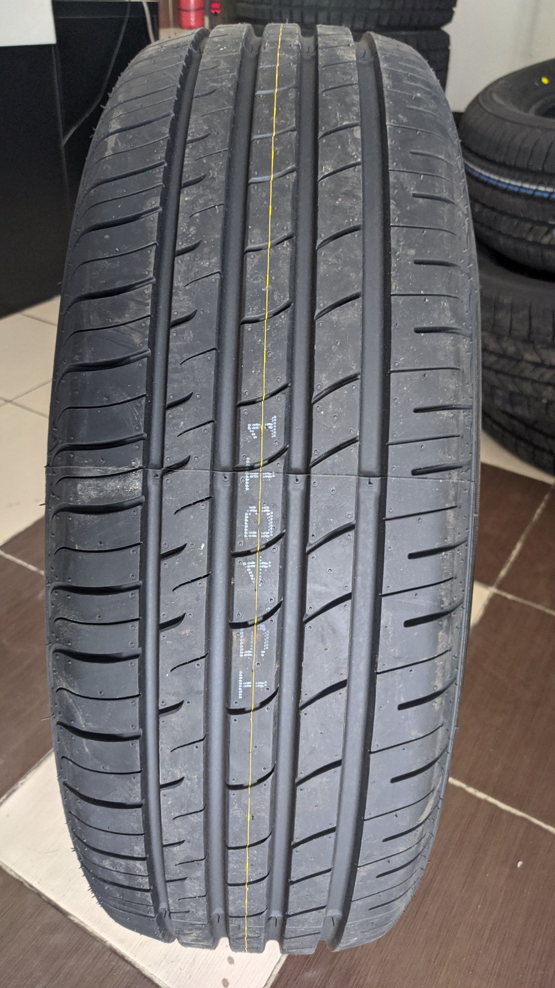 225/60R18 Nexen Korea