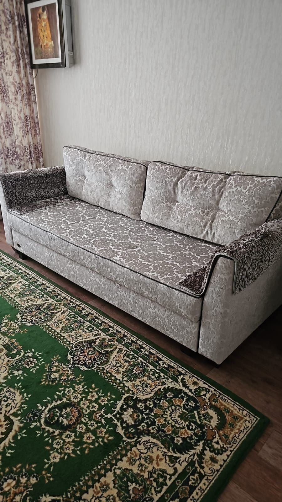 Продам диван срочно