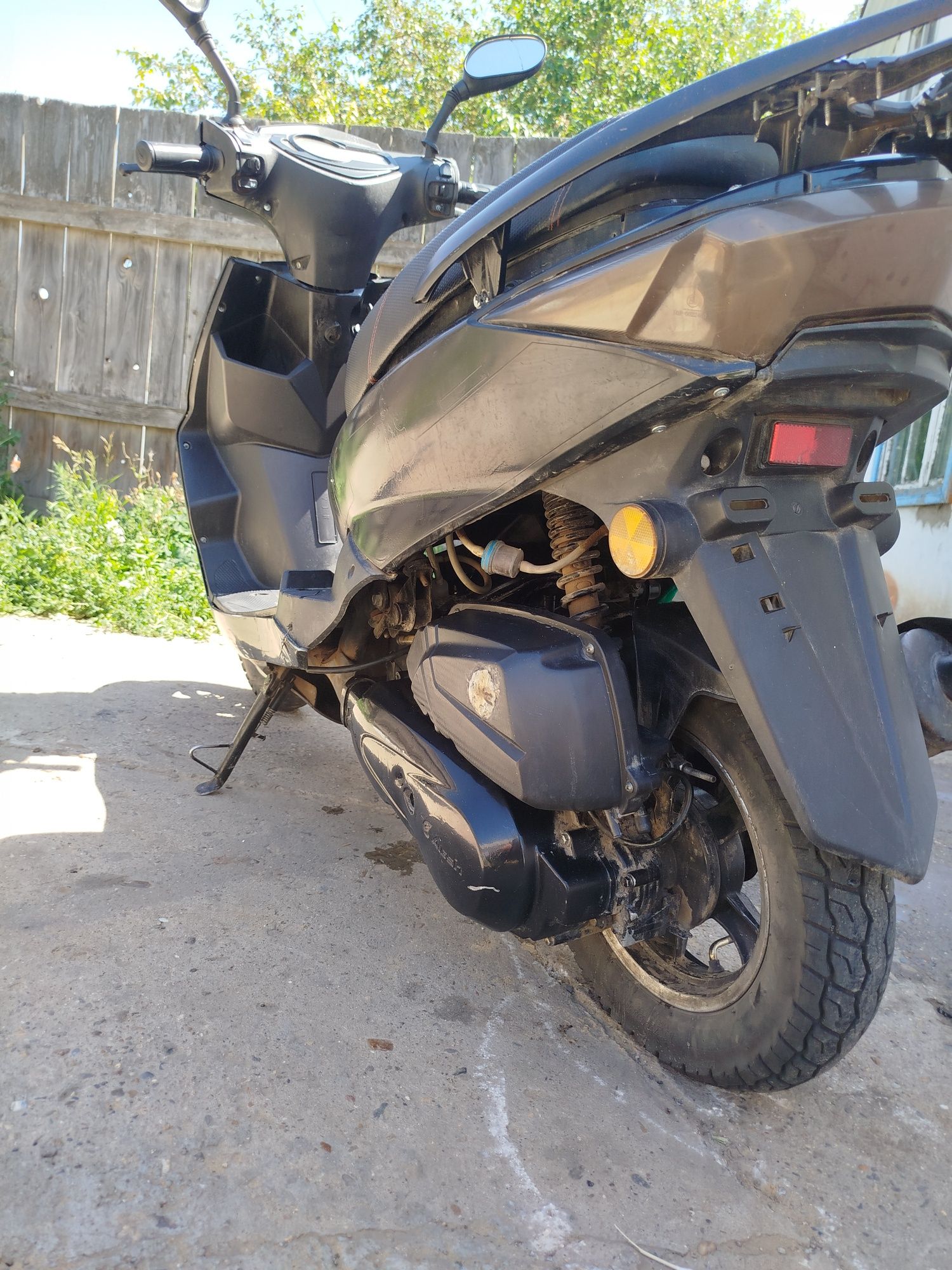 Продам скутер 150ку