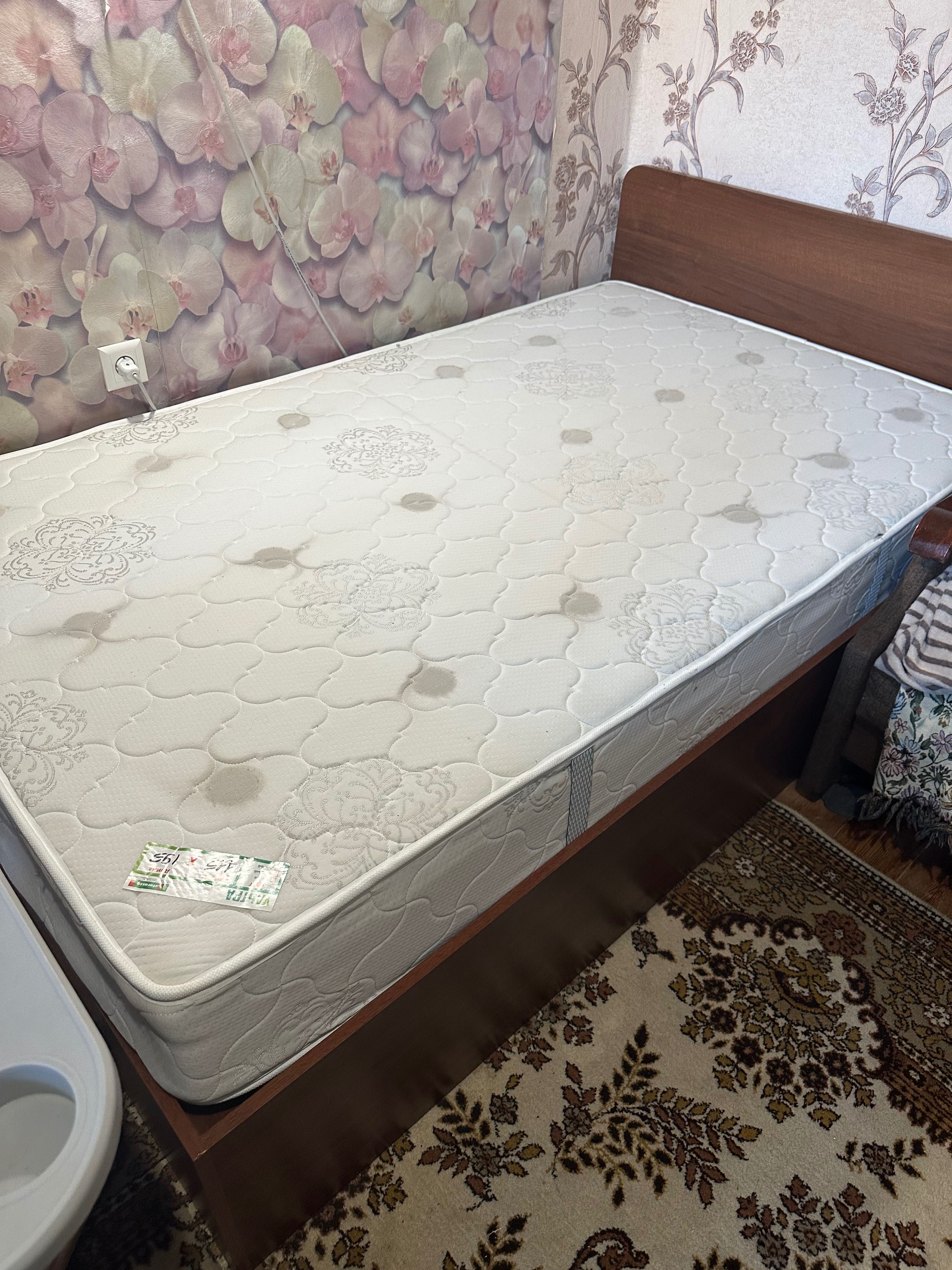Продам кровать 120см на 195см