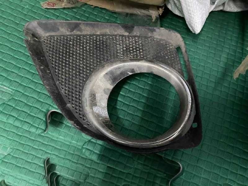 Продам решетку фары передние задние молдинги  ЛЕКСУС 570