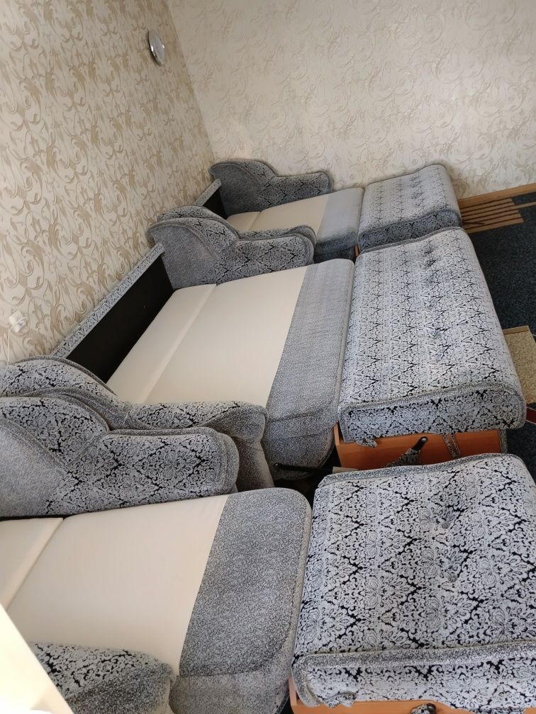 Продам диван в отличном состоянии