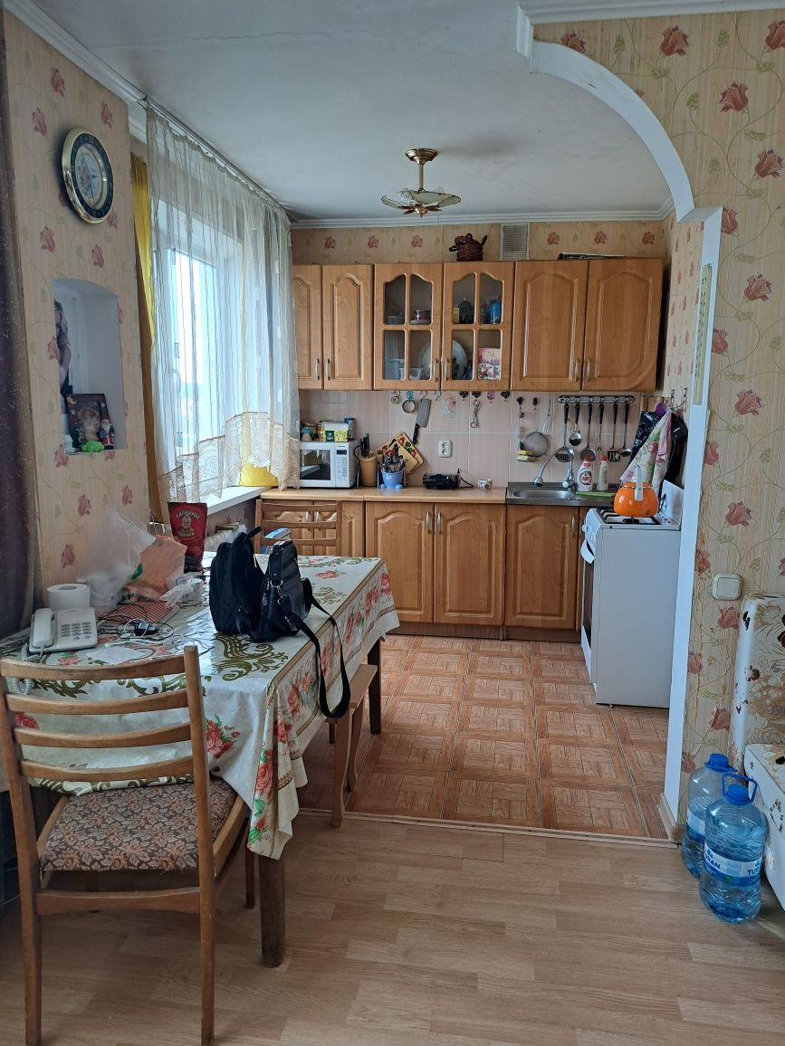Продам 3х комнатную квартиру  в центре посёлка Бурабай