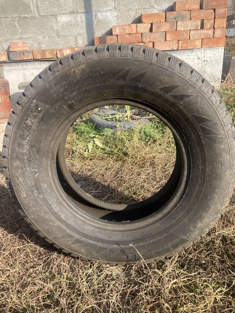 Продам шины sailun