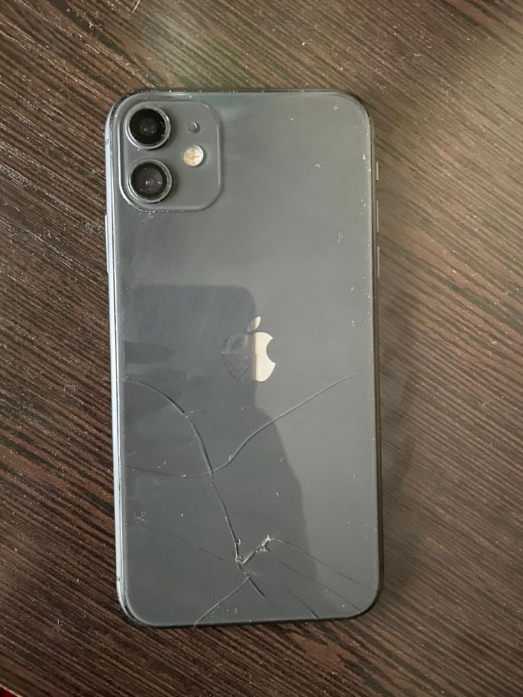 Продам Apple11 64gb