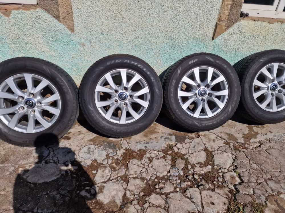 Продам диски с резиной на land cruiser 200