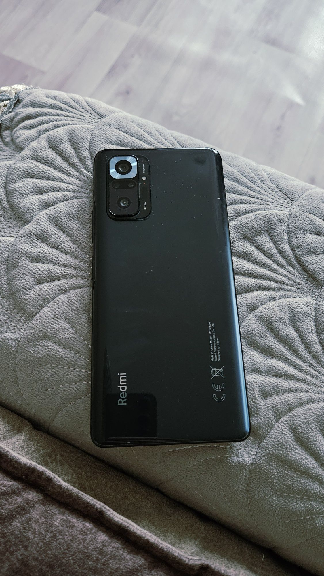 Продам смартфон.