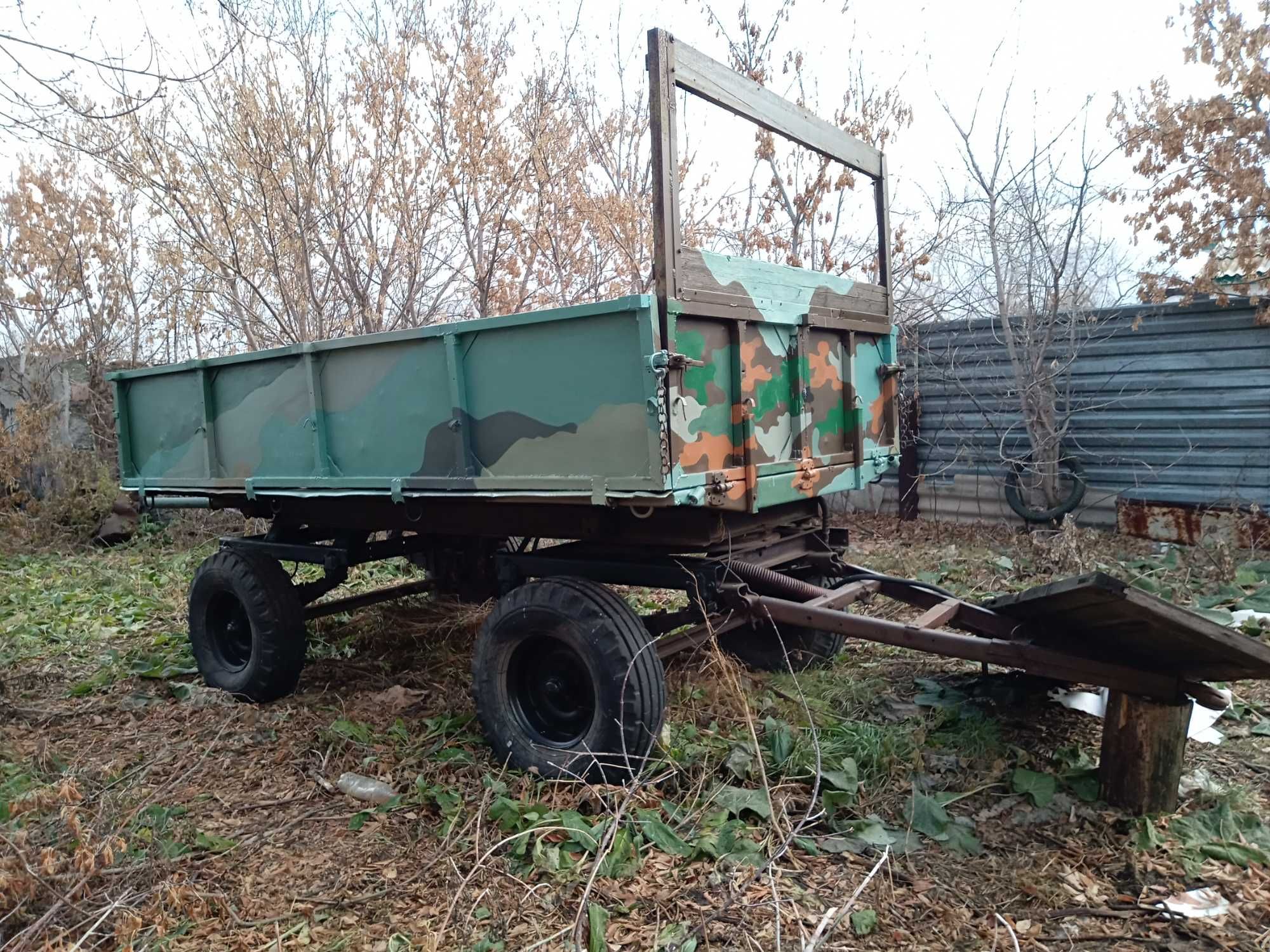 Прицеп тракторный бортовой поворотный с гидавликой