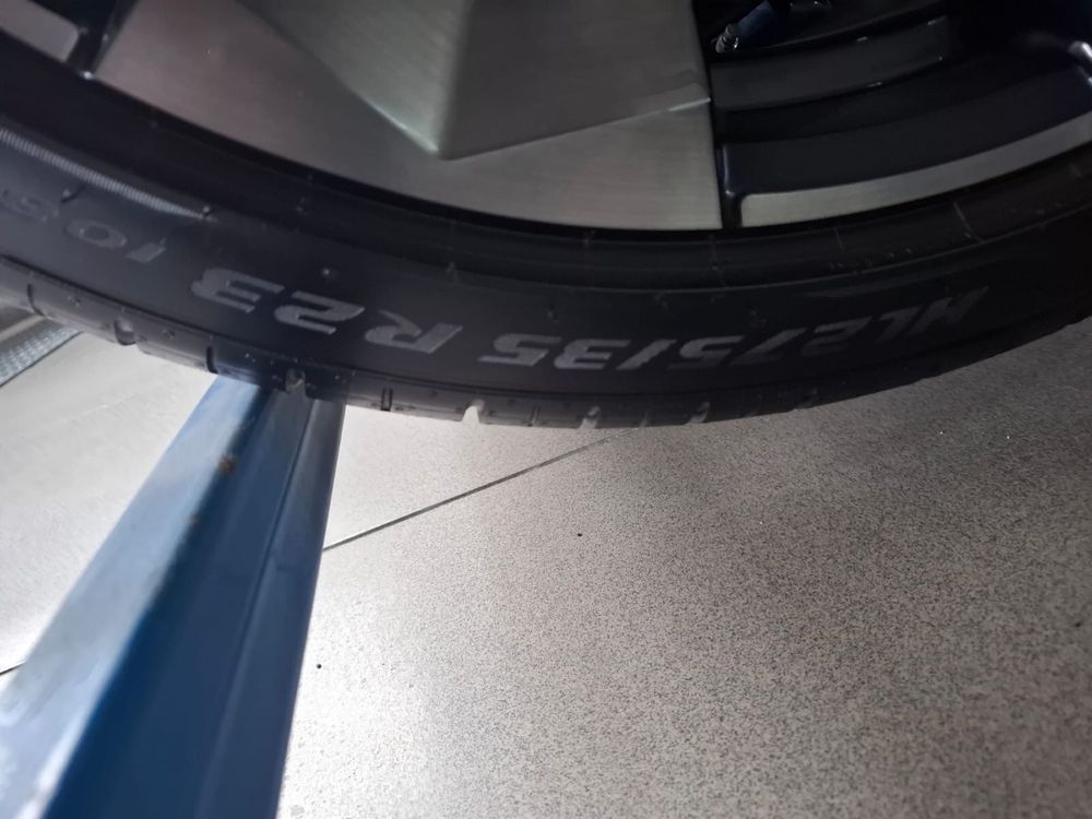 Диски BMW Pirelli P Zero R23