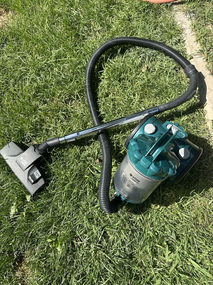 Пылесос Vitek 2200Вт