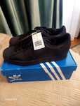Продается кроссовки фирмы Adidas Superstar. Размер 44.