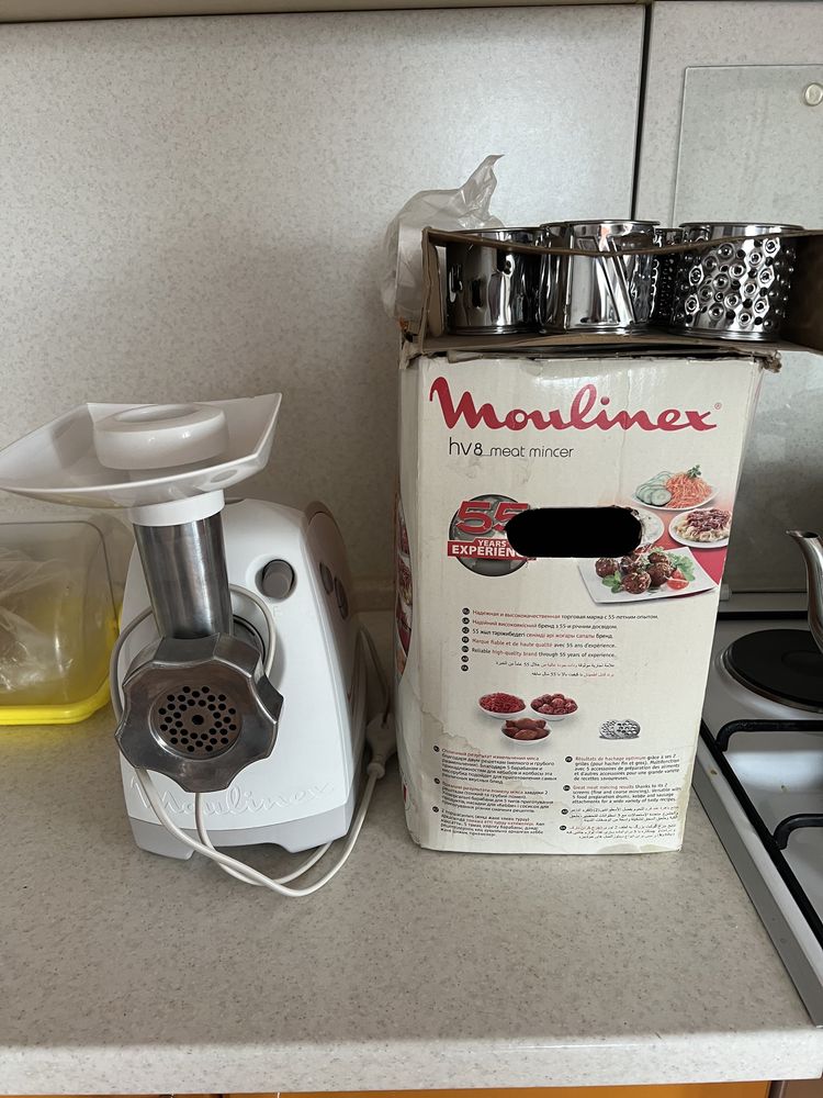 Продам электрическую мясорубку