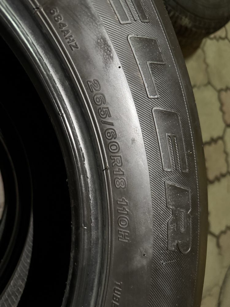 Продаю 2 шины Bridgestone Dueler H/T 684 II 265/60 R18 — всесезонные