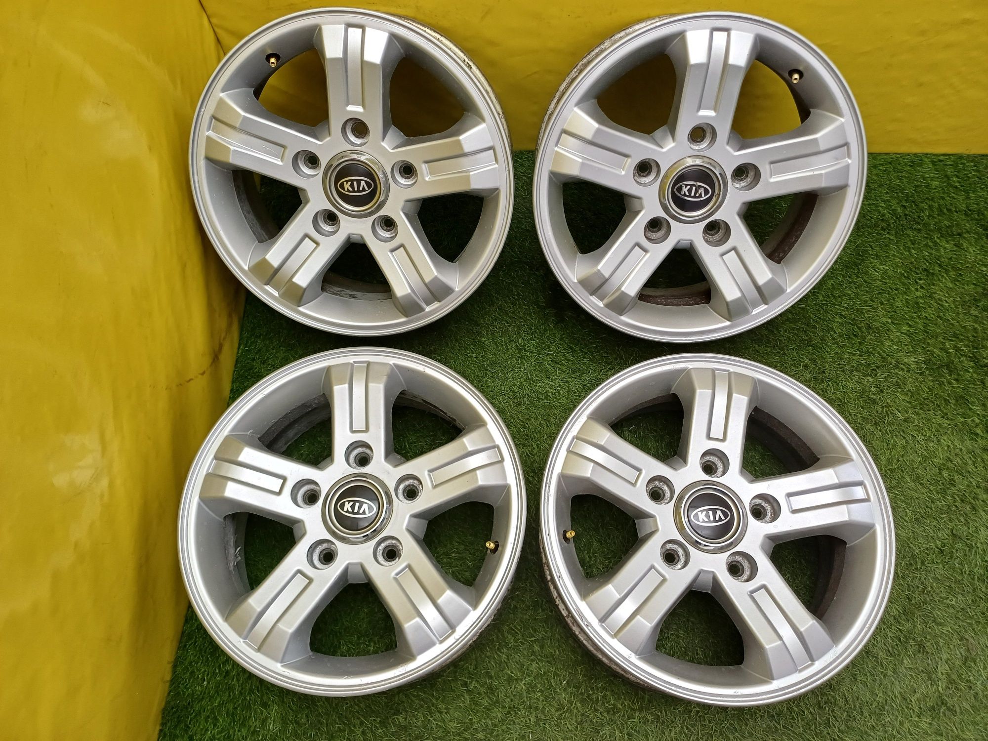 Диски R16 5×139.7 на Kia Sorento