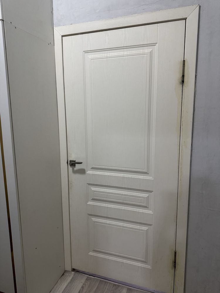 Продам Кухонный гарнитур и Двери